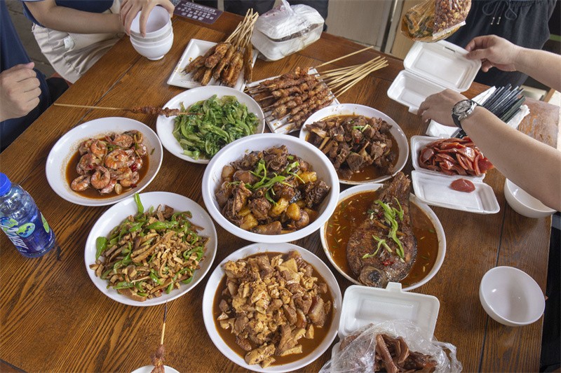 “六月蝶變 再創(chuàng)佳績”國林地板6月拓展PK會(huì)圓滿成功