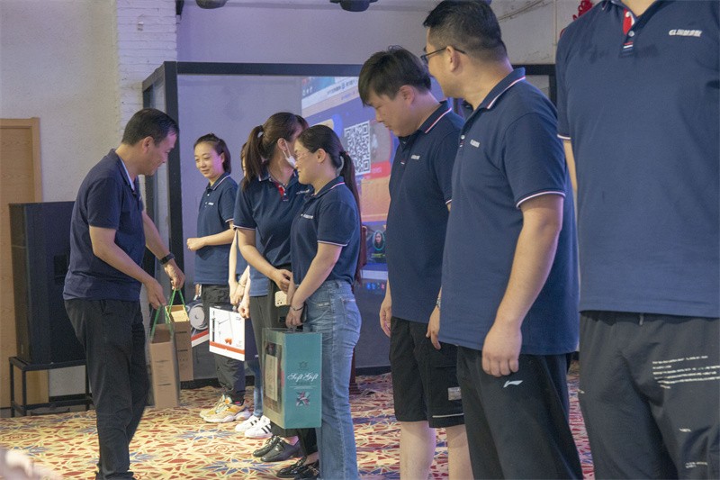 “六月蝶變 再創(chuàng)佳績”國林地板6月拓展PK會(huì)圓滿成功