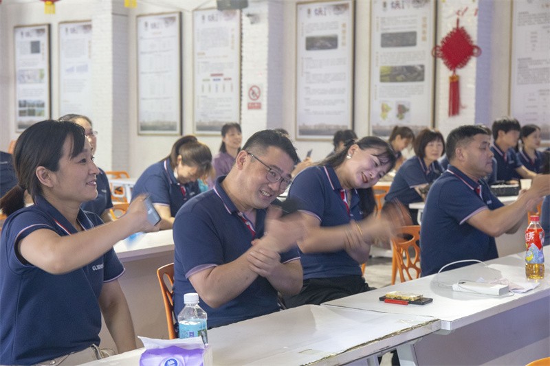 “六月蝶變 再創(chuàng)佳績”國林地板6月拓展PK會(huì)圓滿成功