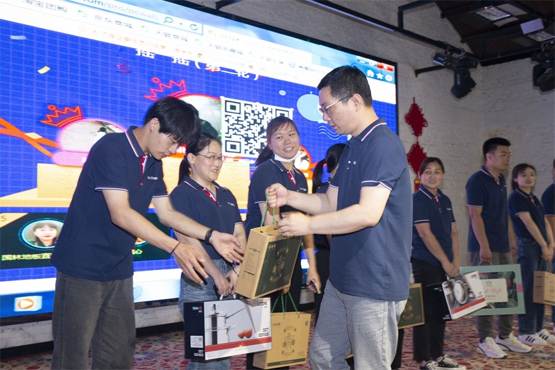 “六月蝶變 再創(chuàng)佳績”國林地板6月拓展PK會(huì)圓滿成功