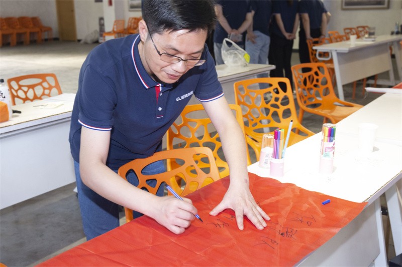 “六月蝶變 再創(chuàng)佳績”國林地板6月拓展PK會(huì)圓滿成功